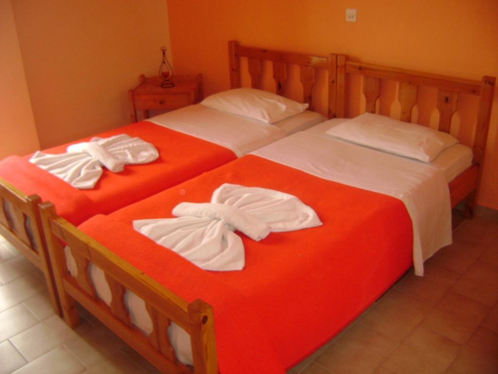 Adonis Beach Hotel Iraklio Exterior foto