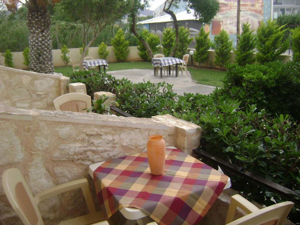 Adonis Beach Hotel Iraklio Exterior foto