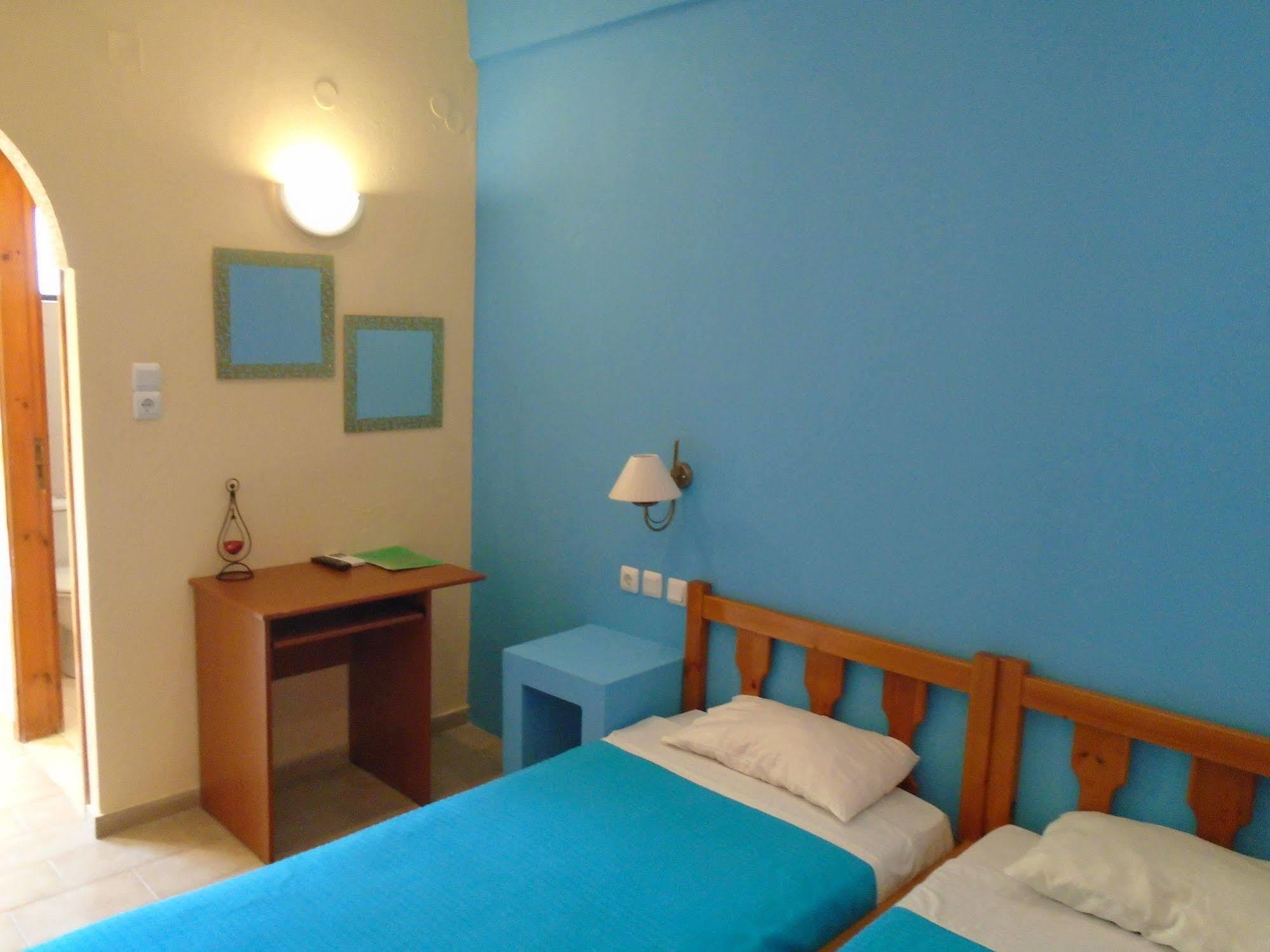 Adonis Beach Hotel Iraklio Exterior foto