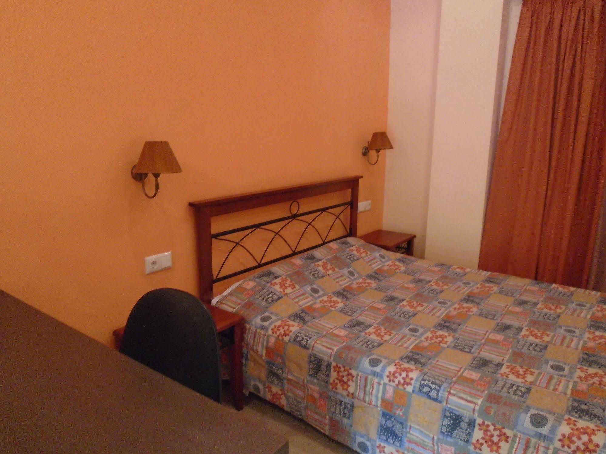 Adonis Beach Hotel Iraklio Exterior foto